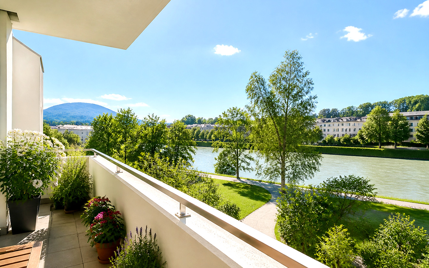 Nähe zur Salzach als helles Symbolbild für josefiau.at